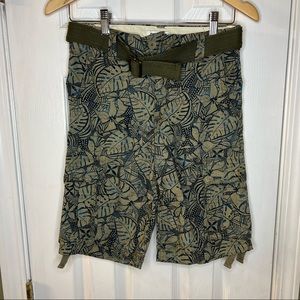 NWOT Boy’s Old Navy Cargo Shorts with Belt Size 12